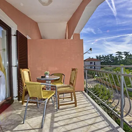 Apartment Tina 1 *